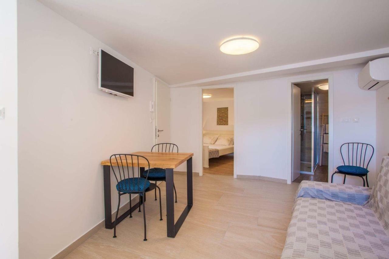 Apartmani Kraj Mora Cres Exterior foto