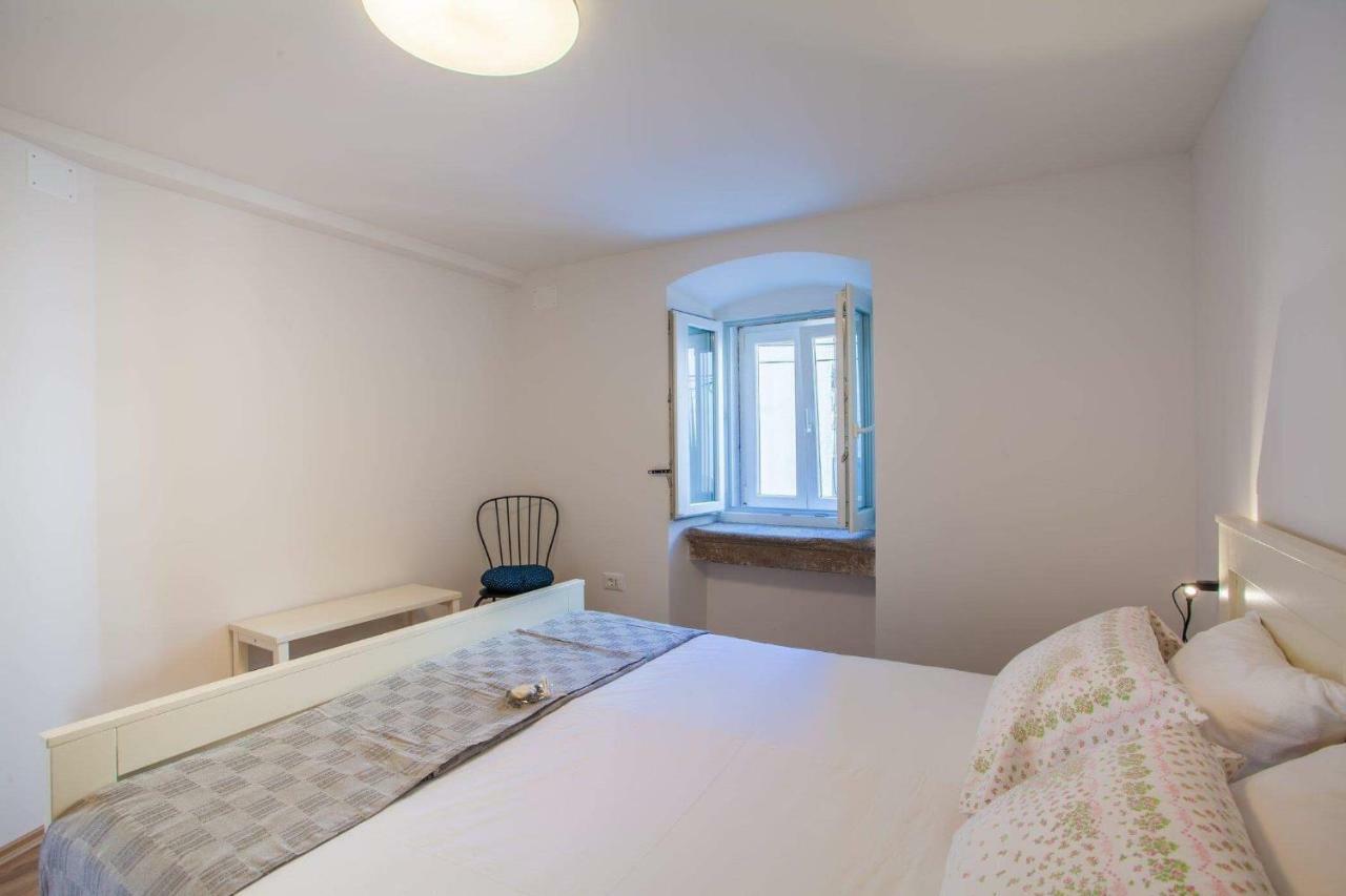 Apartmani Kraj Mora Cres Exterior foto