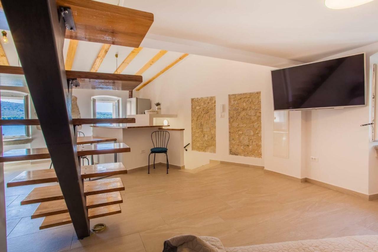 Apartmani Kraj Mora Cres Exterior foto