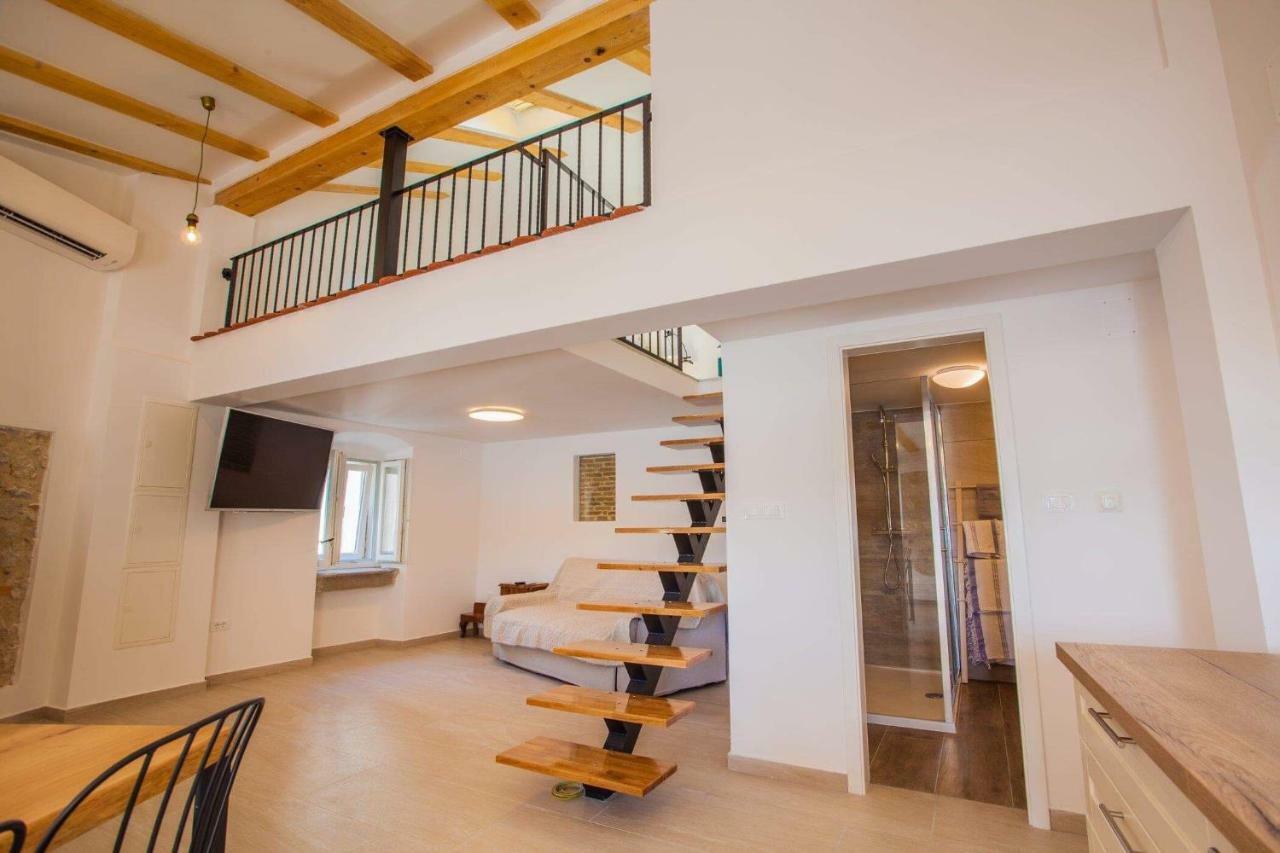 Apartmani Kraj Mora Cres Exterior foto