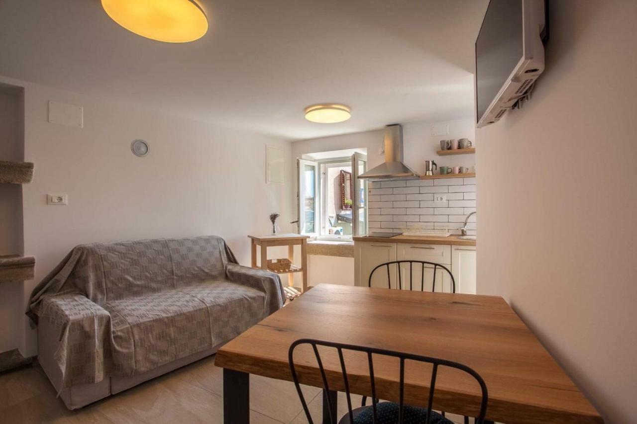 Apartmani Kraj Mora Cres Exterior foto