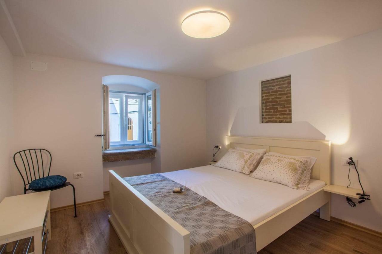 Apartmani Kraj Mora Cres Exterior foto